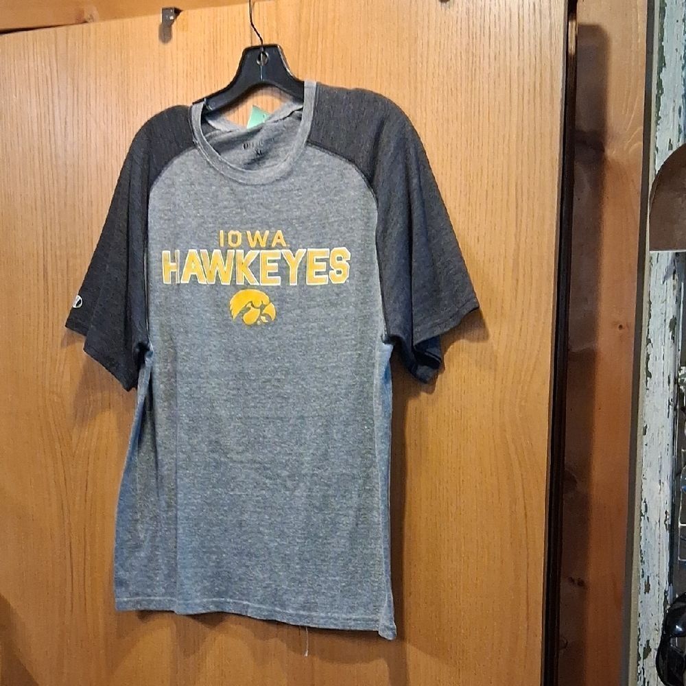 Hawkeyes, Holloway,‎ Size XL, Short Sleeve Shirt